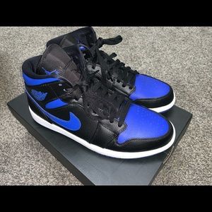 Jordan 1 Mid Black Hyper Royal 9.5